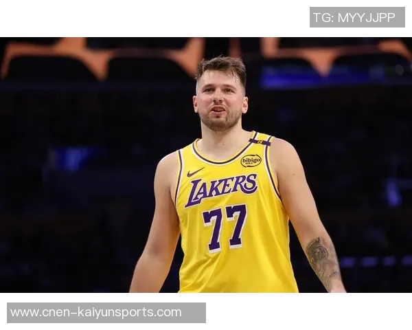 雷迪克称赞东契奇与里夫斯默契配合将提升进攻活力