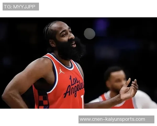 长点心吧祖巴茨嬉戏打闹引哈登不满严厉训诫他认真听讲